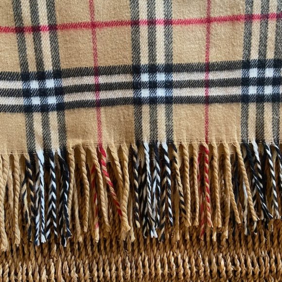 Tartan Scarf - Picture 2 of 3